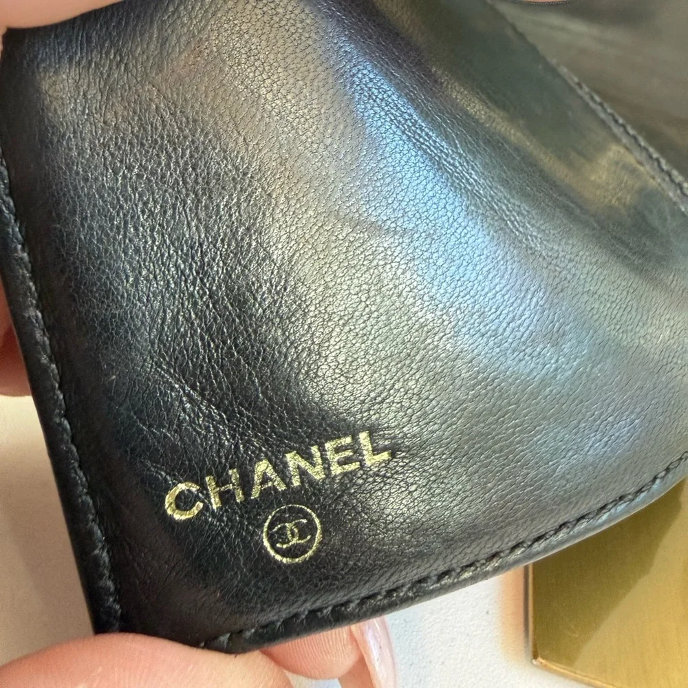 Chanel ‘Classic Flap wallet’ - Picture 13 of 16